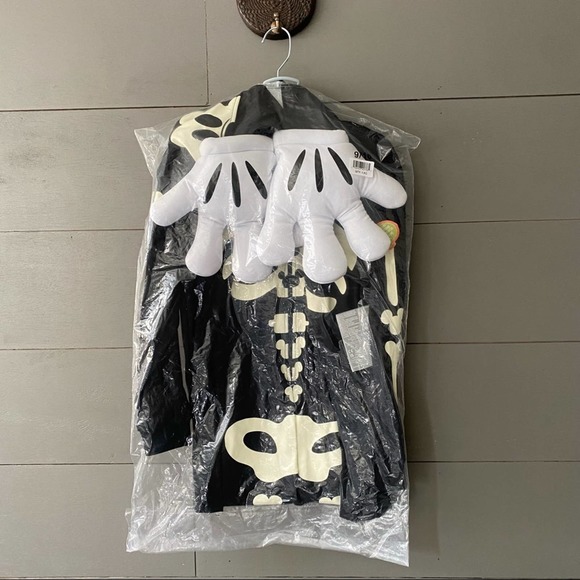 Disney Store Mickey Mouse skeleton costume NWT Size 9/10 - Picture 4 of 6